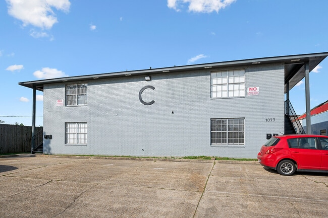 Building Photo - 1077 N Donmoor Ave Unit #b