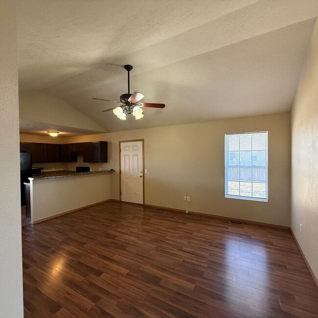 Photo - 3 bedroom 2 bath home in Willard School District