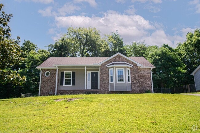 Building Photo - Updated Three Bedroom! Rental