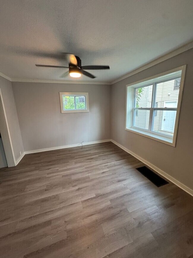 Photo - 2005 Hillside Ave