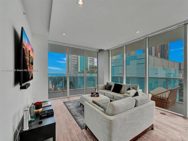 Photo - 600 NE 27th St Unit 805