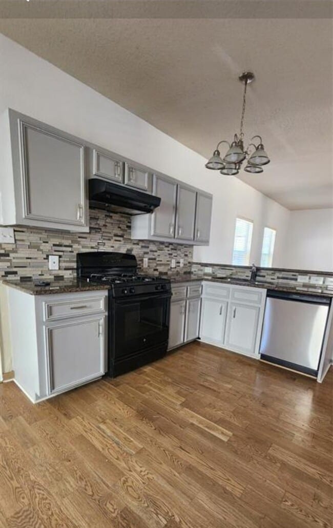 Building Photo - 6626 Albion Cresent Dr