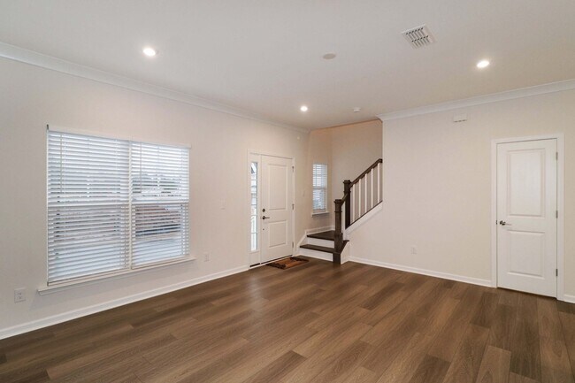 Photo - 2 Bedroom / 2.5 Bathroom Townhouse in Concord