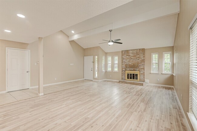 Photo - 2302 Brook View Ln