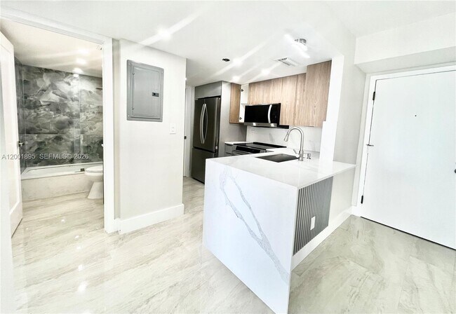 Photo - 770 Claughton Island Dr Unidad 2105