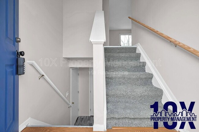 Photo - 1080 Viewpointe Dr