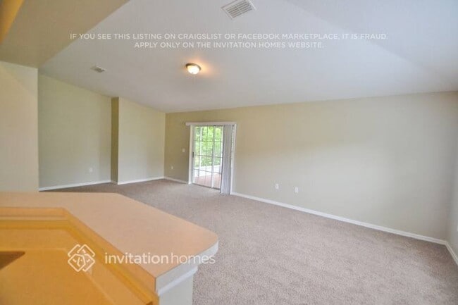 Photo - 992 Vanderbilt Dr