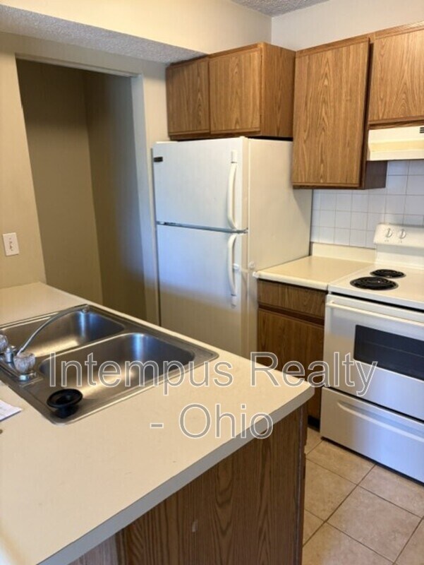 Photo - 7468 Huntington Dr Unit Apt 6