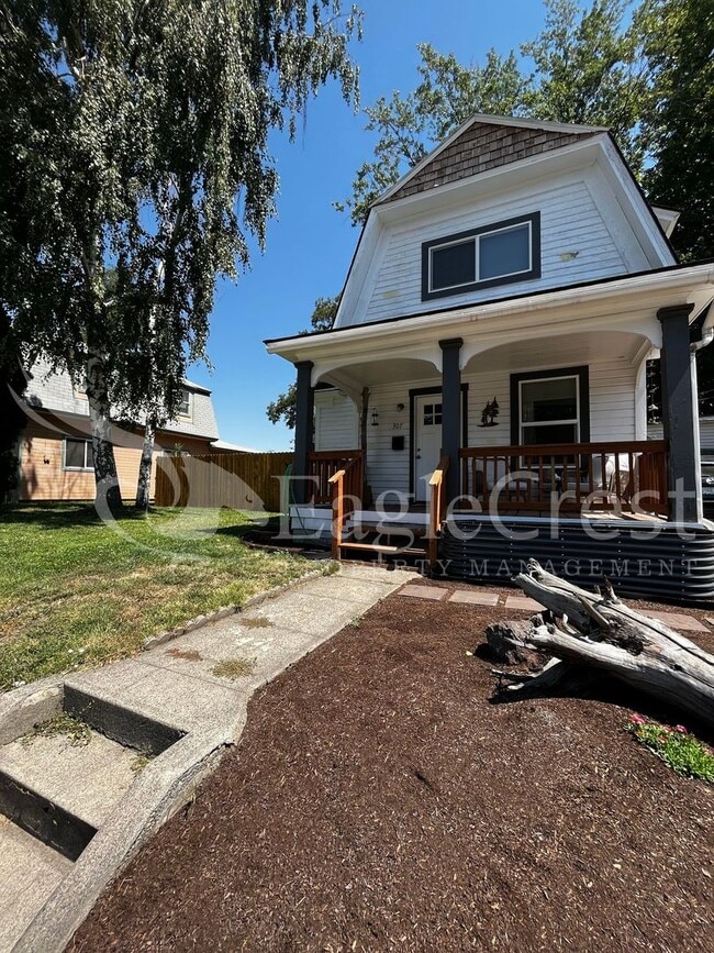 A Timeless & Elegant 2 Bedroom 1 Bathroom Single Family Home