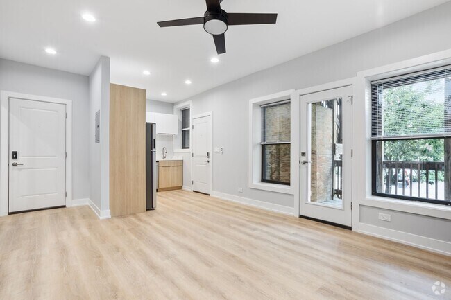 Building Photo - 6929 N Lakewood Ave Unit 2 Rental