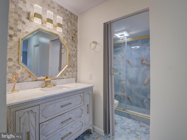 Photo - 309 Yoakum Pkwy Unidad 504