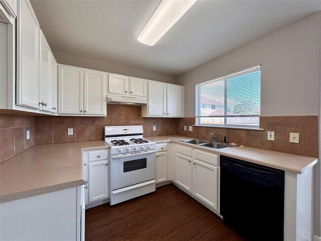 Photo - 1019 Terra St