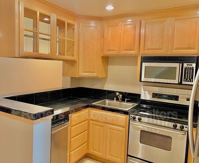 Photo - 988 Belmont Terrace Unit #4
