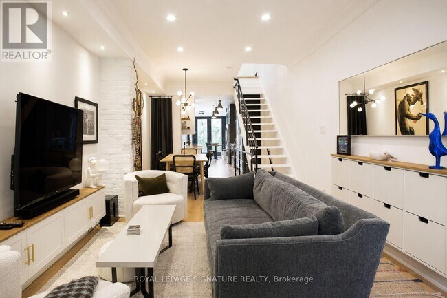 Photo - 132 Major St