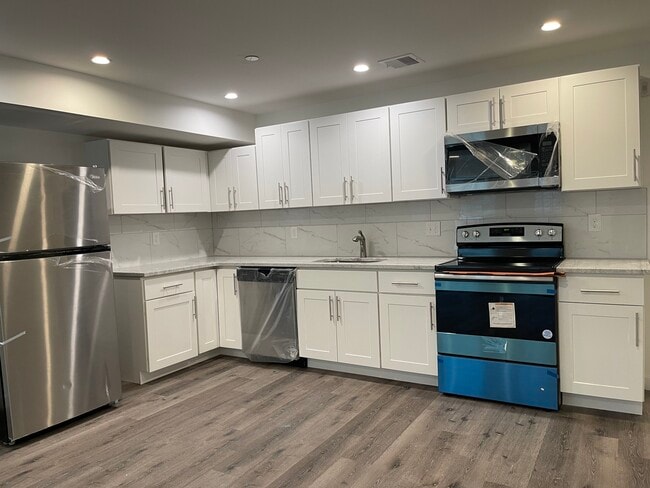 Photo - 3135 Agate St