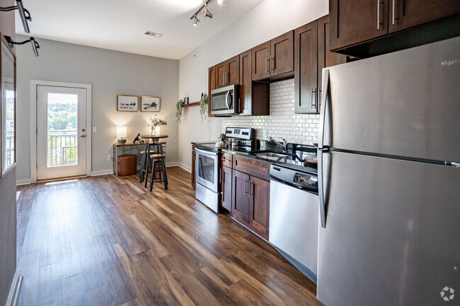 1BR, 1BA - 700SF - Kitchen