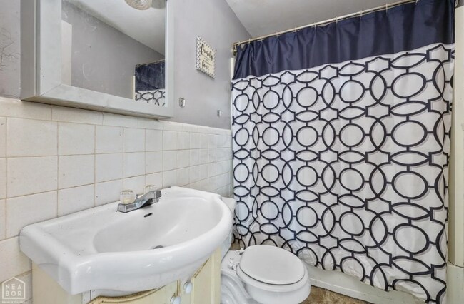 Photo - 1598 S Division St