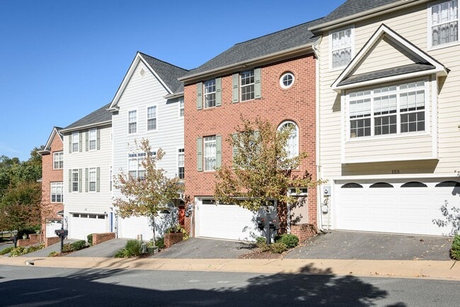 Building Photo - 151 Brookwood Dr