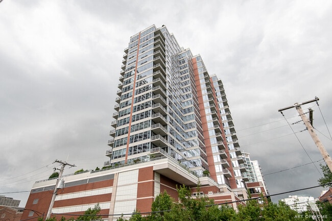 Building Photo - 1600 S Prairie Ave Unit 1301