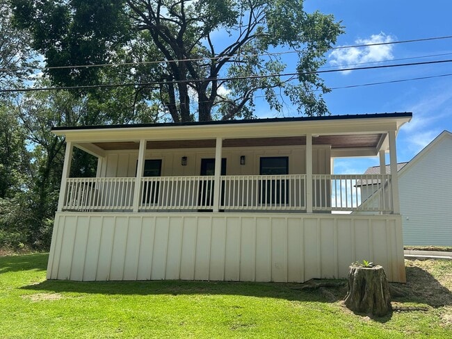 Building Photo - FULLY REMODELED 1BR/1BA Rental