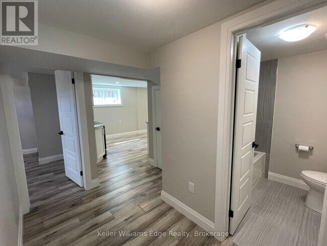 Photo - 24 Baroche St