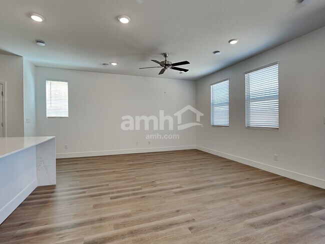 Photo - 11123 Magallanes St