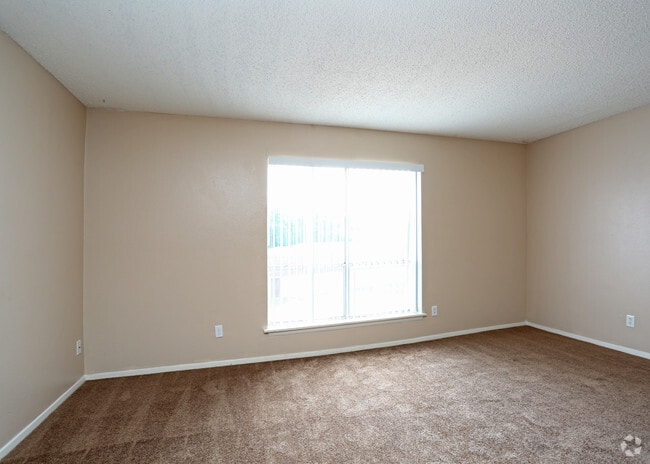 1BD,1BA - 640 SF