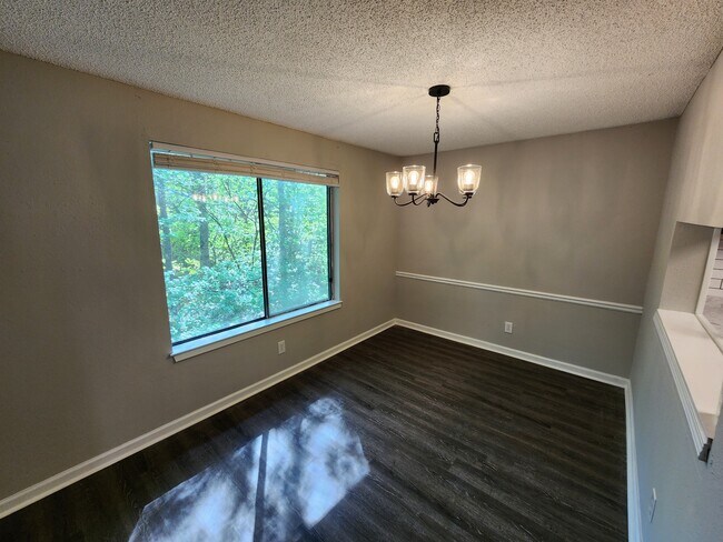 Photo - 915 Seasons Pkwy