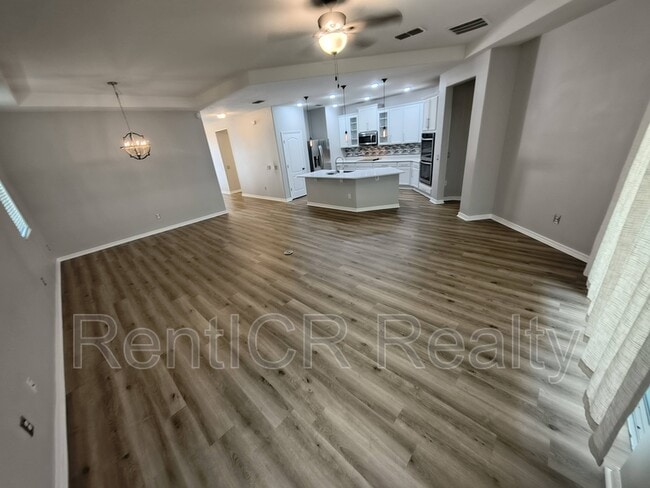 Photo - 3287 Macintosh Rd