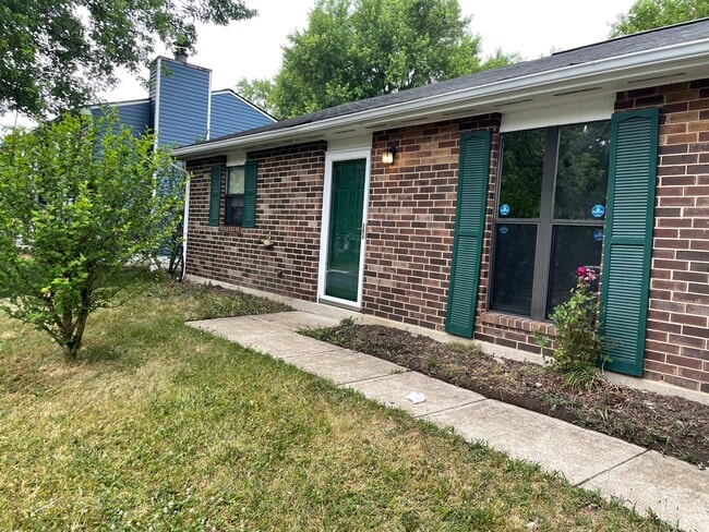 Building Photo - 3105 Charlotte Mill Dr