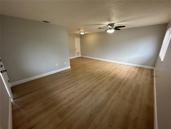 Photo - 1835 Bough Ave Unit 4