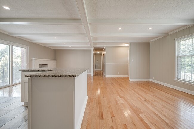 114 Cottonwood Dr
