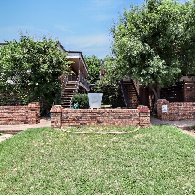 Building Photo - 4816 Wellesley Ave Unit D Rental