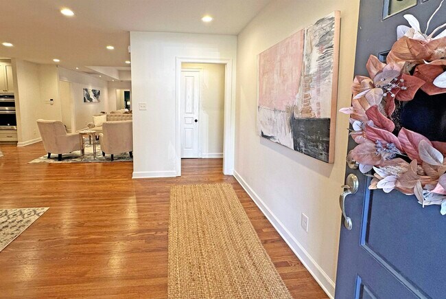 Photo - 3815 Montclair Dr