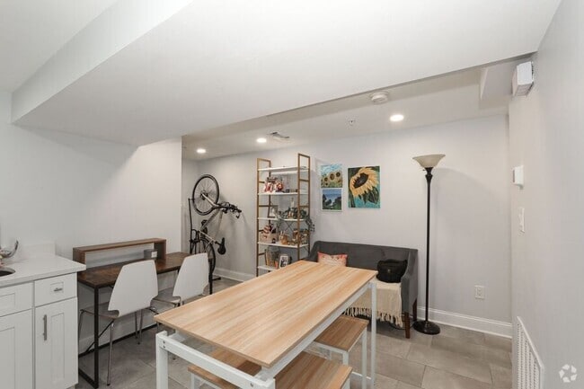 Building Photo - 2630 4th St NE Rental