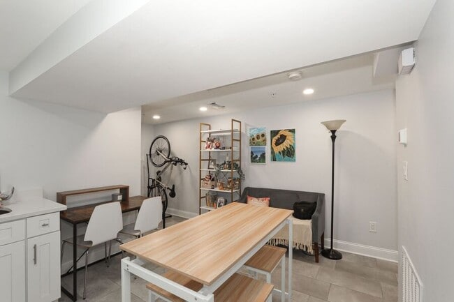 Building Photo - 2630 4th St NE Rental