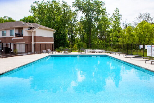 Eagle Crossing Luxury Apartment Homes