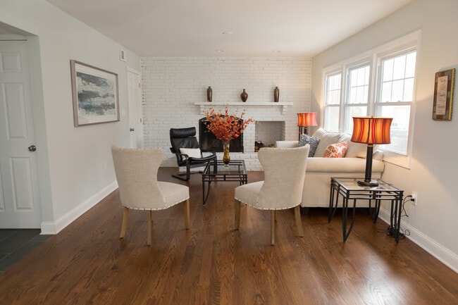 Photo - 121 Princess Anne Dr