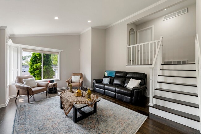 Photo - 660 56th Pl