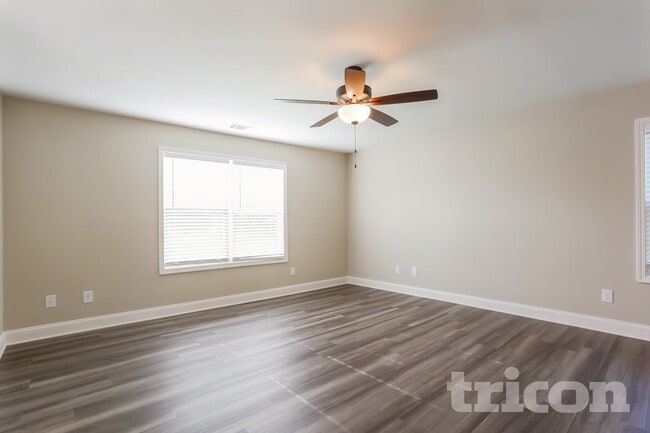 Photo - 209 Hampton Oaks Cir