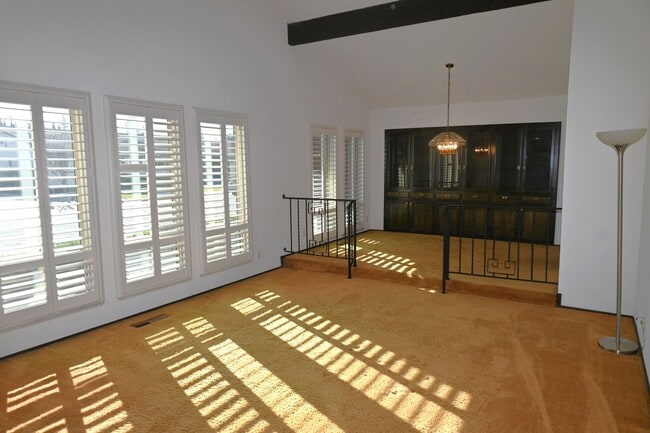 Photo - 80 Parkshore Cir