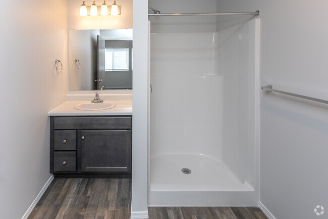 2BR, 2BA - 913SF - The MarQ Apartments