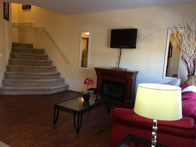 Photo - 1933 Gardenia Ct