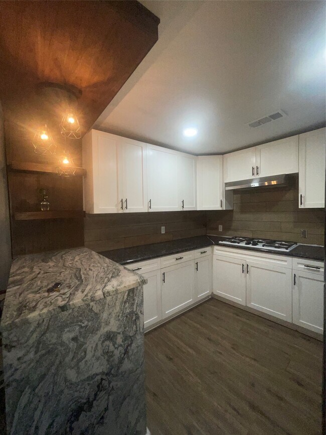 13105 Chiswick Rd