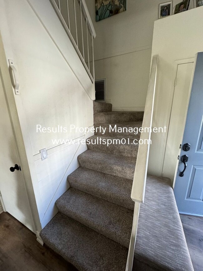 Photo - Hidden Roseville 3 Bed 2.5 Bath Gem