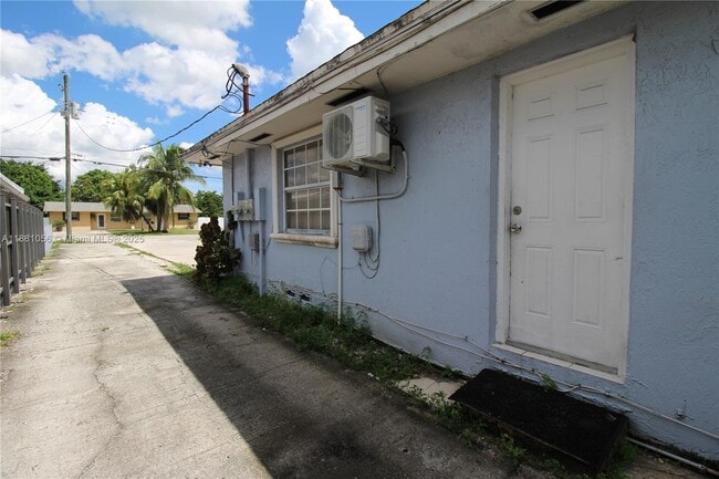 Building Photo - 16120 NW 45th Ave Unit A Rental