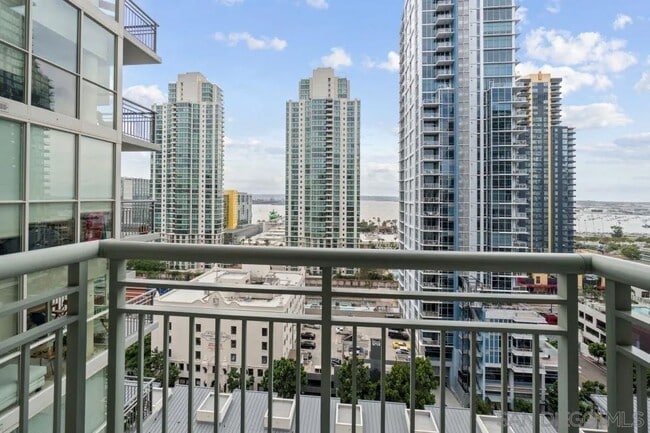 Photo - 1240 India St