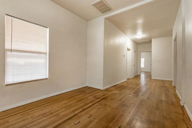 Photo - 1704 NW 33rd St