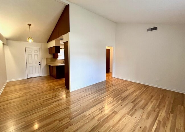 Photo - 1907 Rabb Rd