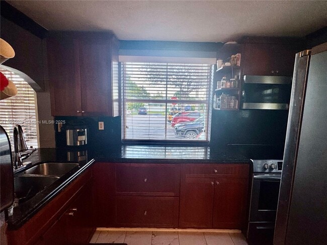 Photo - 19550 SW 103rd Ct